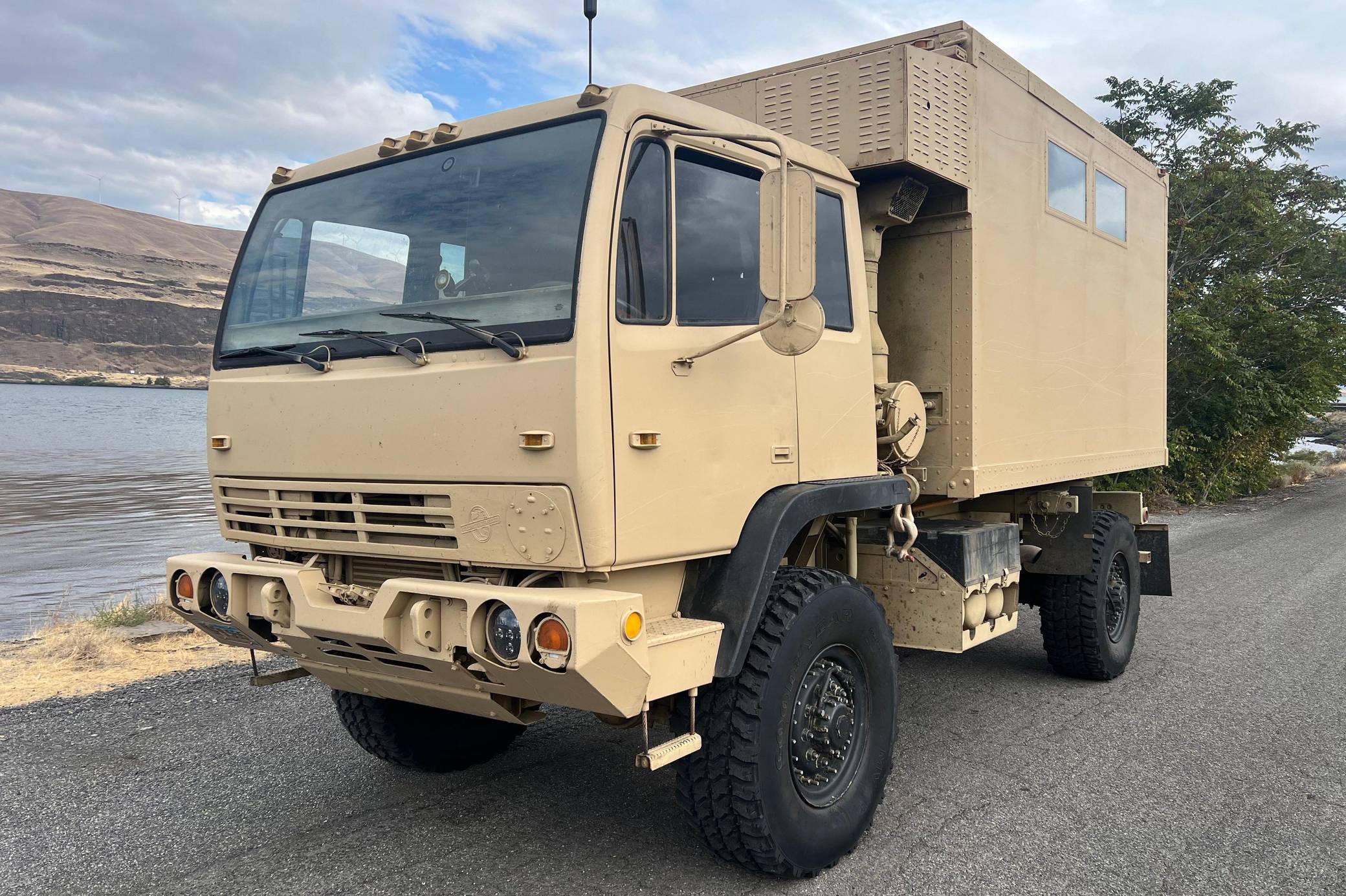 1998 Stewart & Stevenson M1079 LMTV