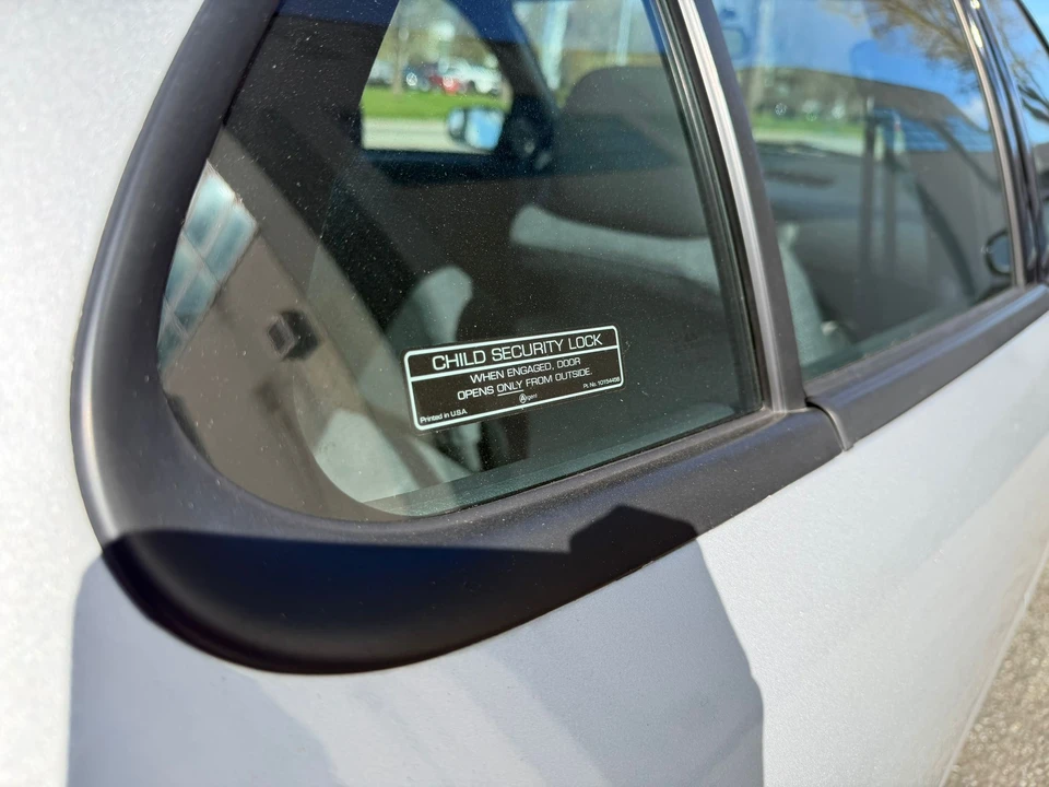 2001 Chevrolet Cavalier - Image 17 of 31