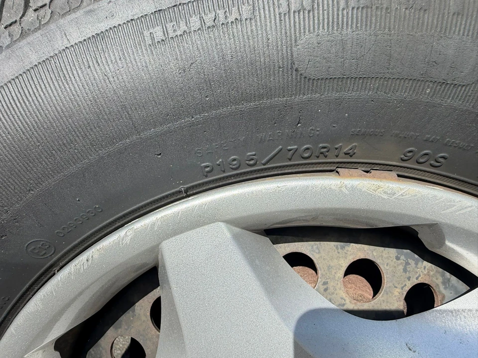 2001 Chevrolet Cavalier - Image 25 of 31