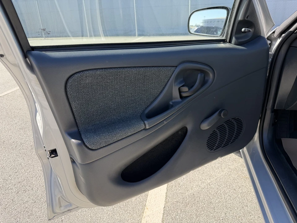 2001 Chevrolet Cavalier - Image 29 of 31