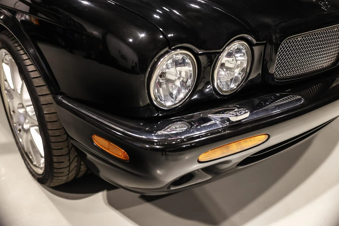 2002 Jaguar X308 XJR - Image 16 of 31