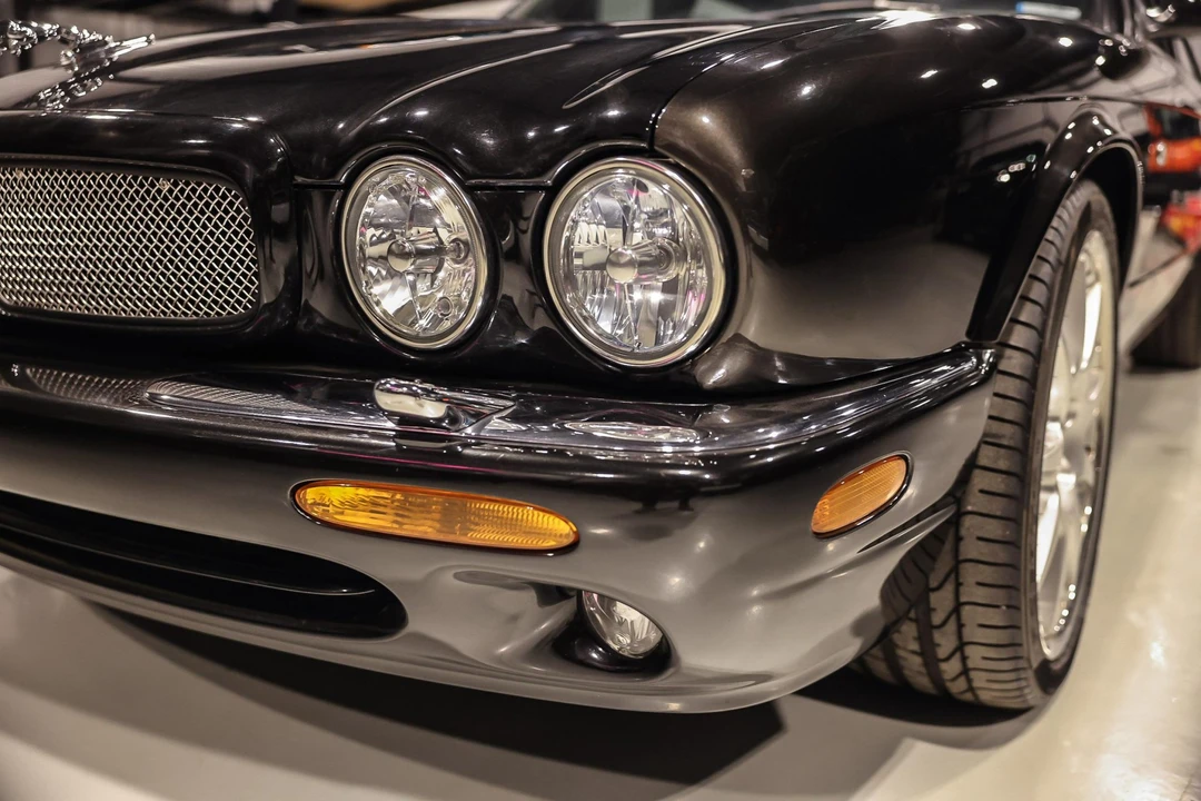 2002 Jaguar X308 XJR - Image 17 of 31
