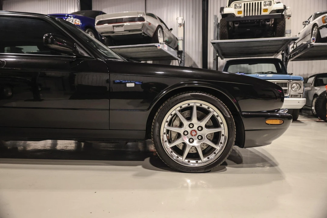 2002 Jaguar X308 XJR - Image 11 of 31