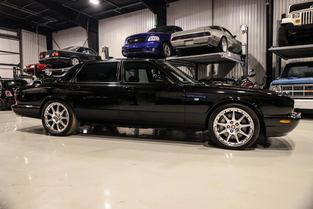 2002 Jaguar X308 XJR - Image 4 of 31