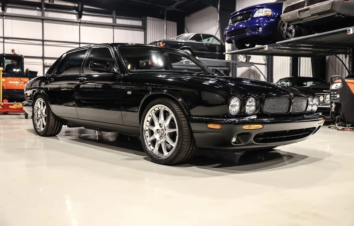 2002 Jaguar X308 XJR - Image 3 of 31