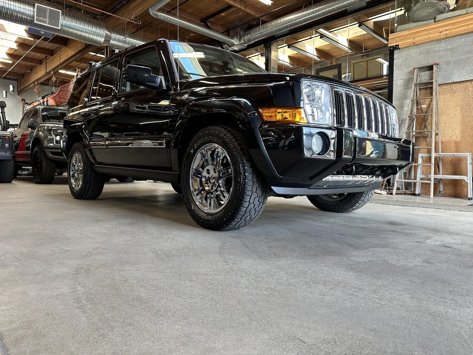 2010 Jeep Commander - Image 3 of 31