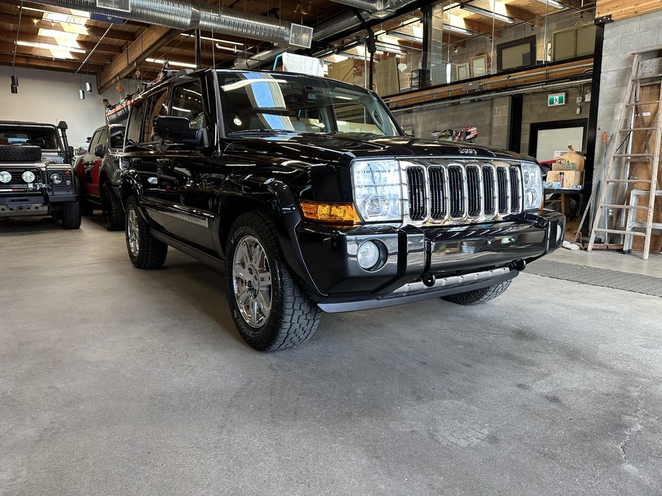 2010 Jeep Commander - Image 2 of 31