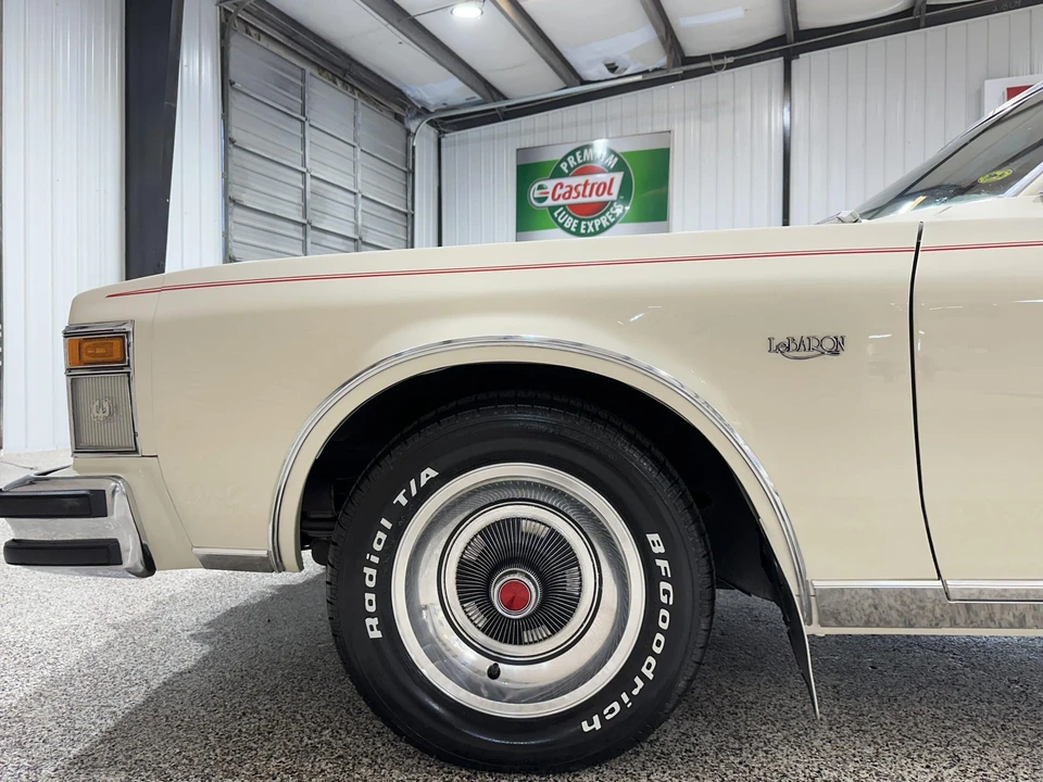 1978 Chrysler LeBaron - Image 21 of 31