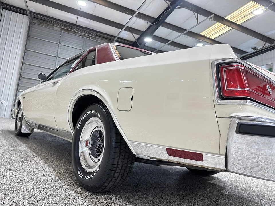 1978 Chrysler LeBaron - Image 27 of 31