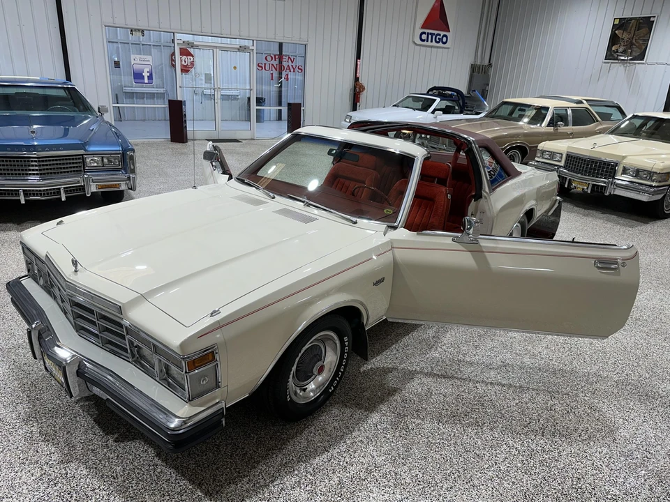 1978 Chrysler LeBaron - Image 10 of 31