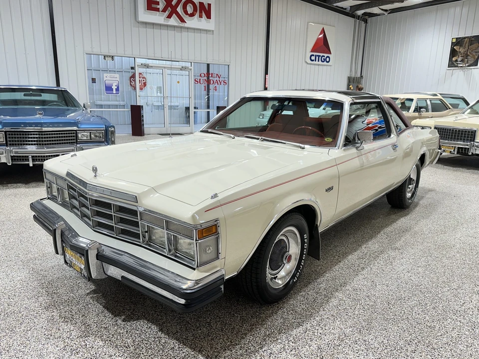 1978 Chrysler LeBaron - Image 2 of 31