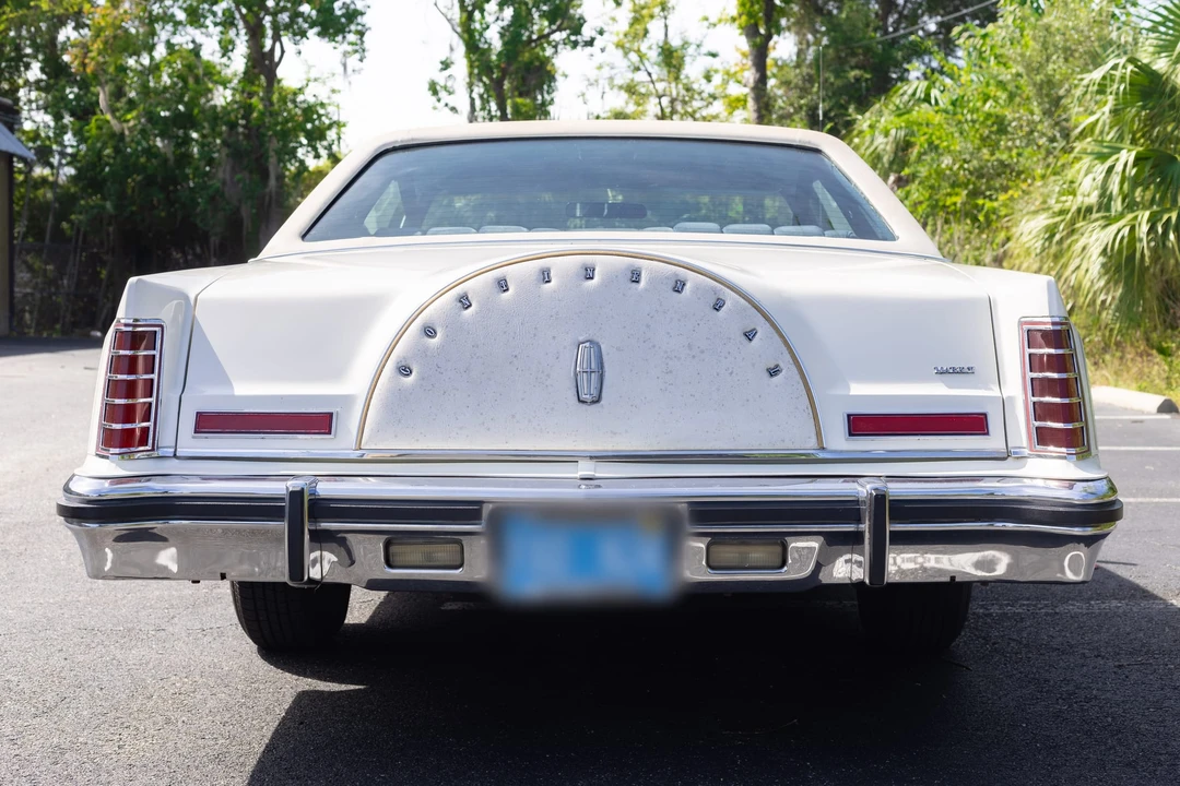 1979 Lincoln Continental Mark V - Image 12 of 31
