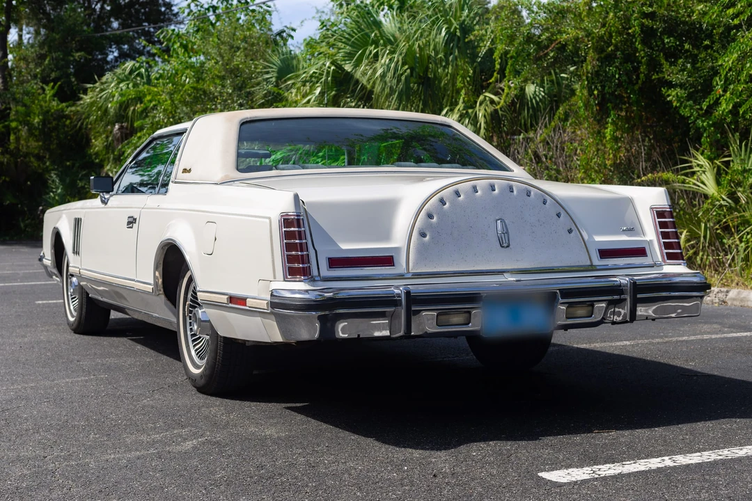 1979 Lincoln Continental Mark V - Image 11 of 31