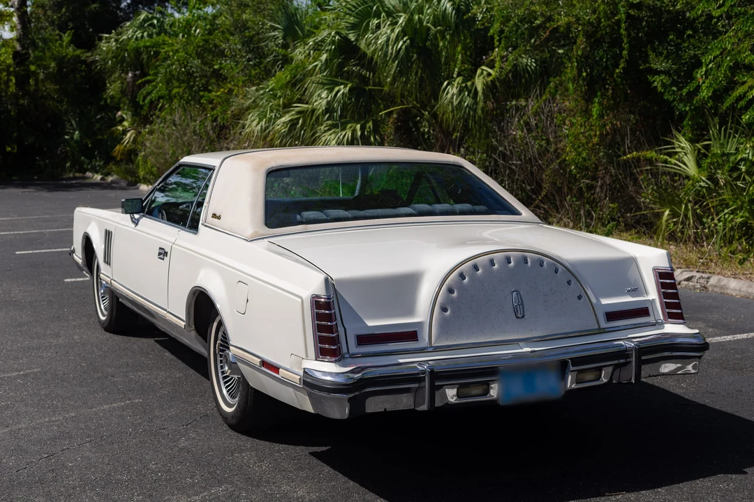 1979 Lincoln Continental Mark V - Image 10 of 31
