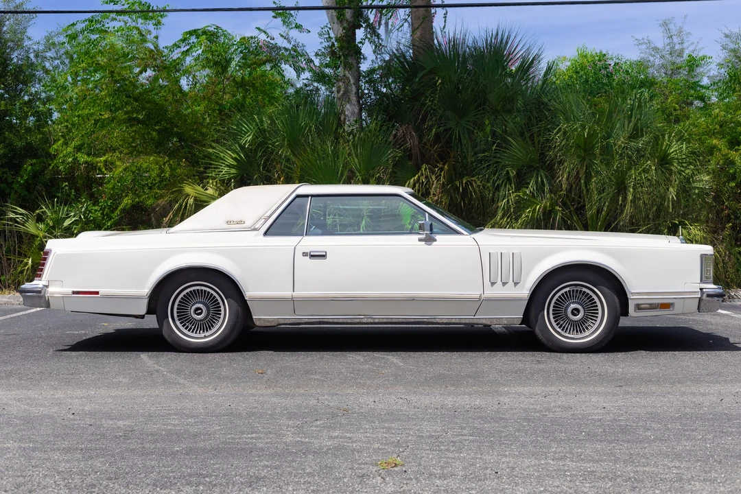 1979 Lincoln Continental Mark V - Image 16 of 31