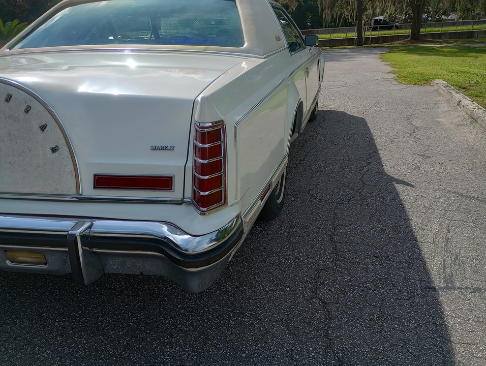 1979 Lincoln Continental Mark V - Image 24 of 31