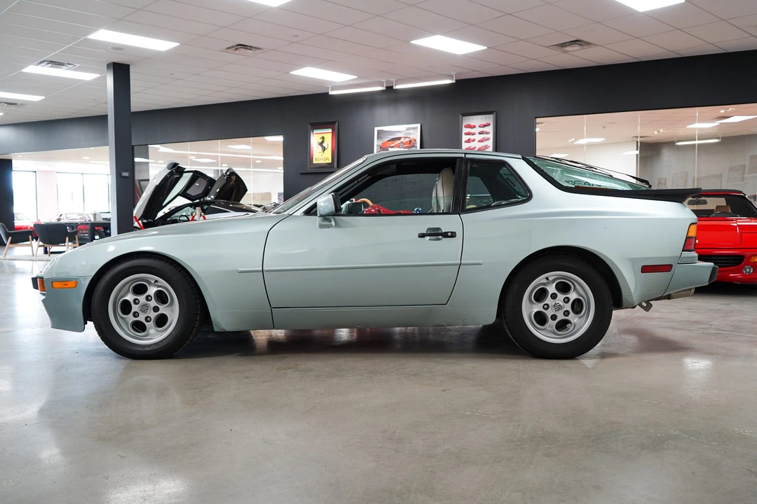 1985 Porsche 944 - Image 12 of 31