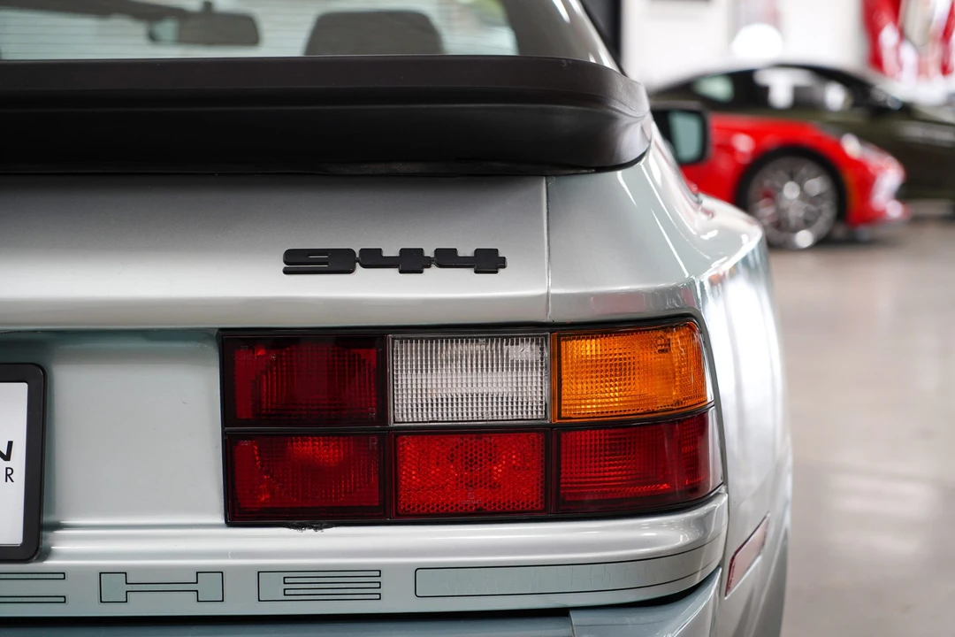 1985 Porsche 944 - Image 24 of 31