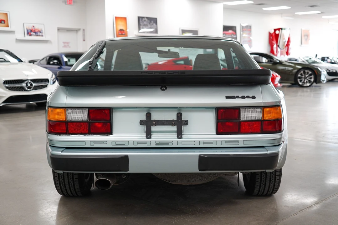 1985 Porsche 944 - Image 8 of 31
