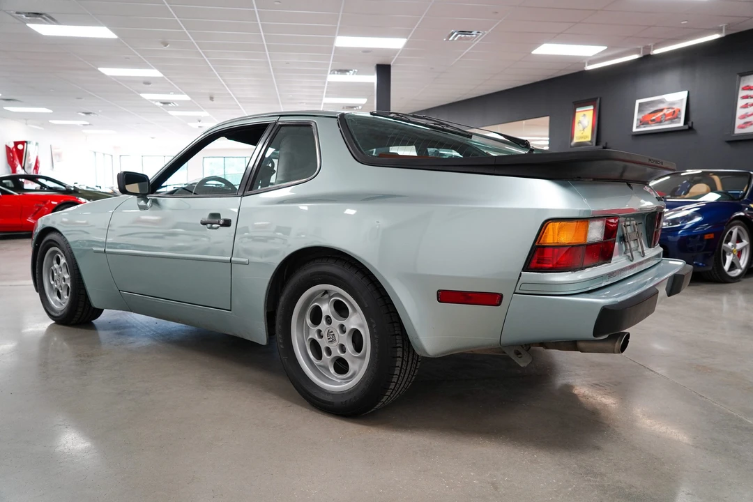 1985 Porsche 944 - Image 10 of 31