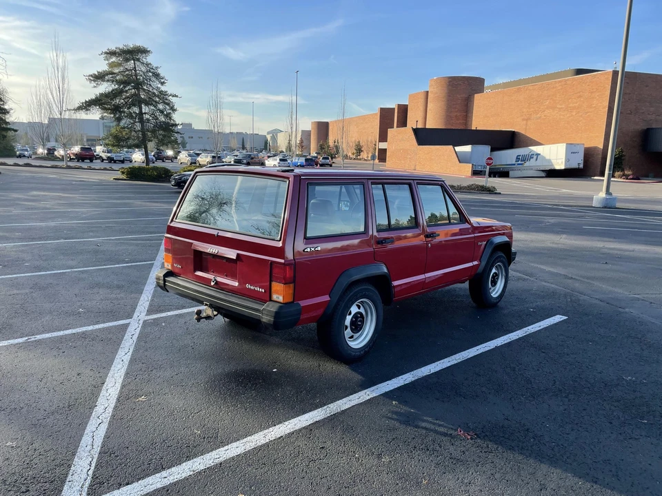 1987 Jeep XJ Cherokee - Image 11 of 31