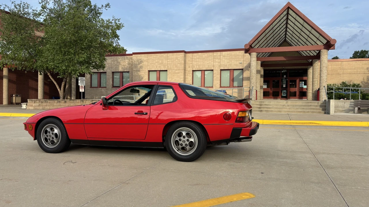 1987 Porsche 924 S - Image 16 of 31