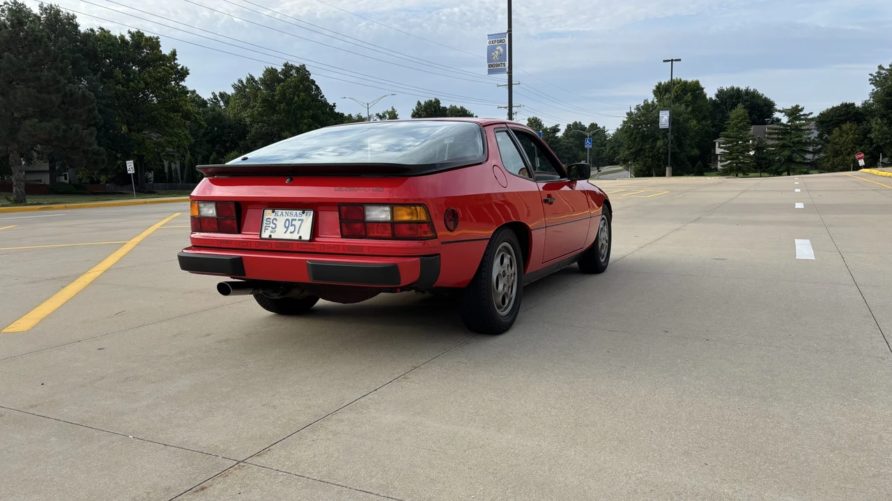 1987 Porsche 924 S - Image 12 of 31