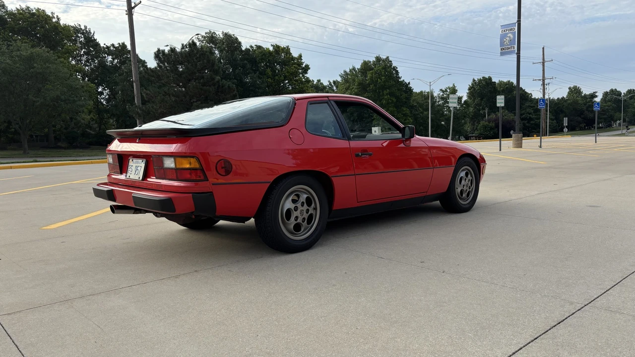 1987 Porsche 924 S - Image 11 of 31