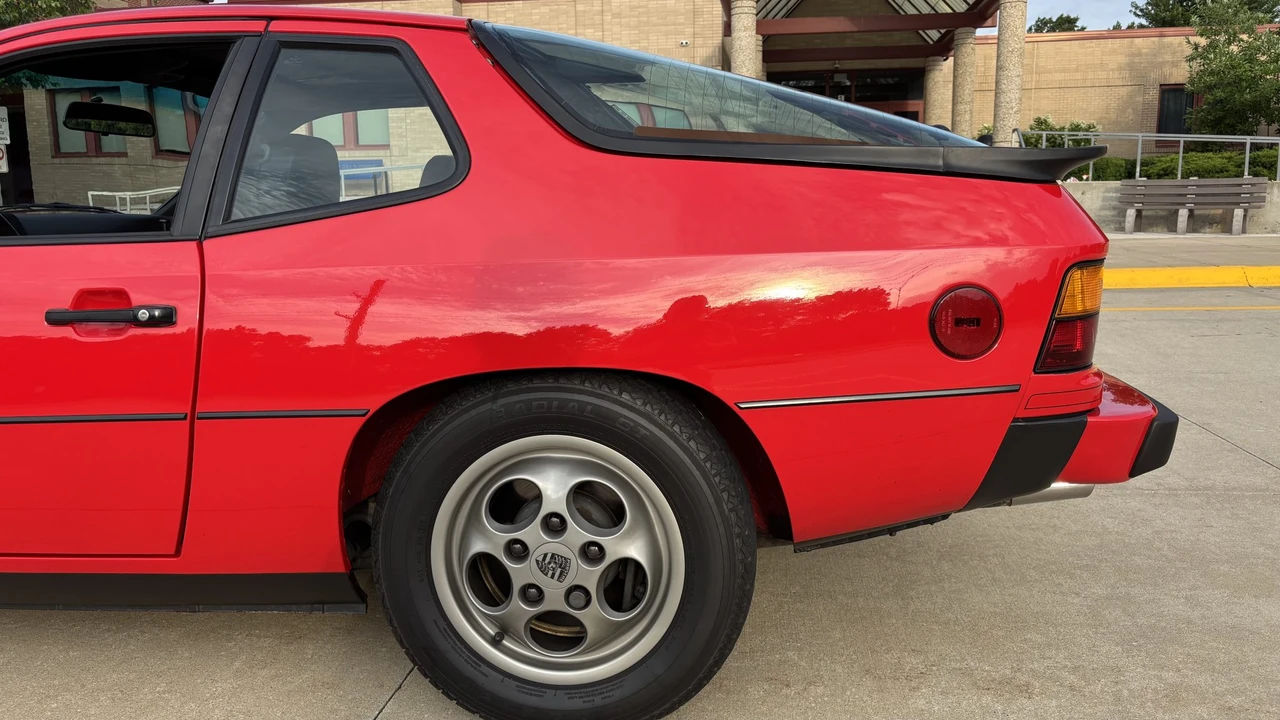 1987 Porsche 924 S - Image 24 of 31