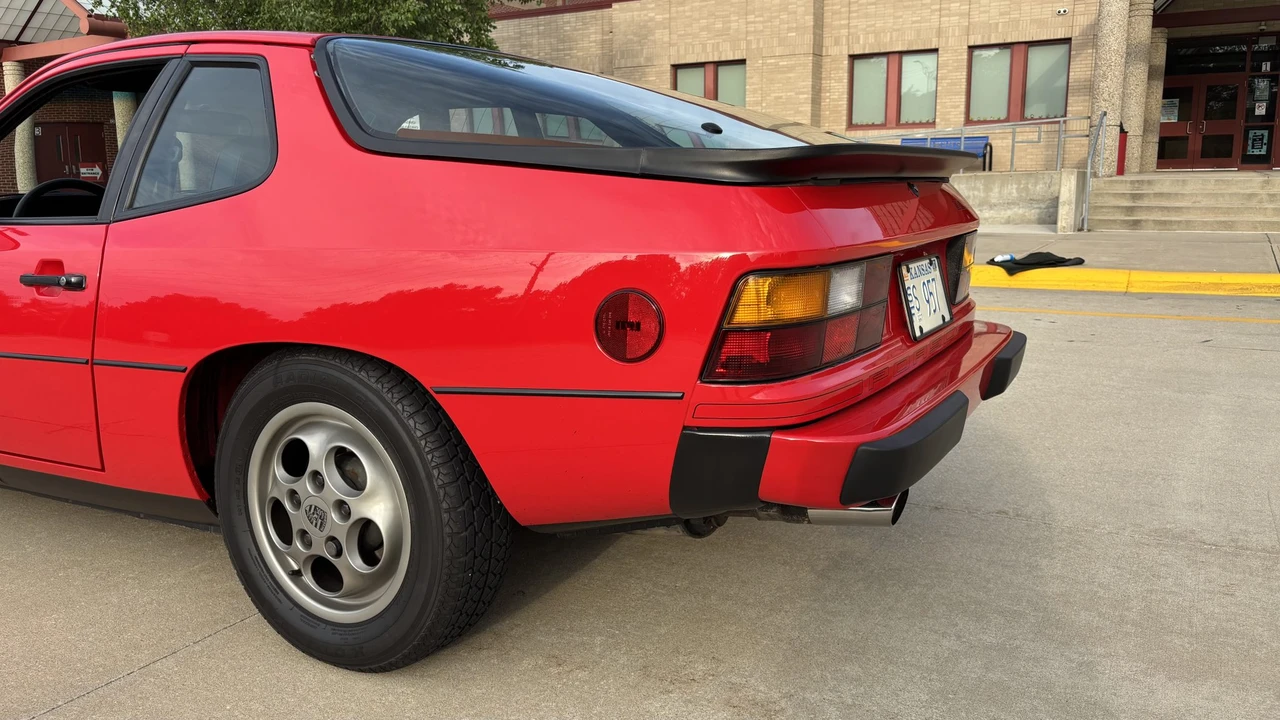 1987 Porsche 924 S - Image 25 of 31