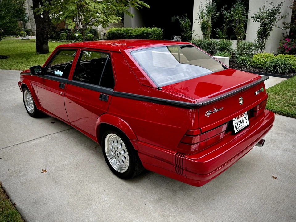 1988 Alfa Romeo 75/Milano - Image 10 of 31