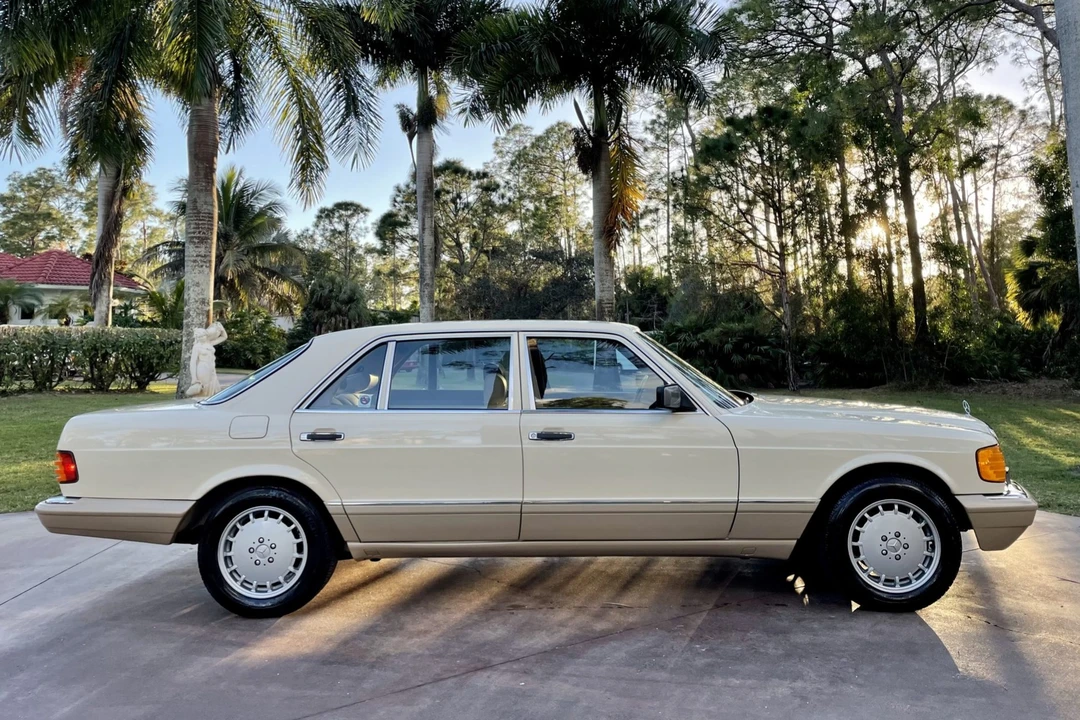 1989 Mercedes-Benz W126 S-Class Sedan - Image 8 of 31