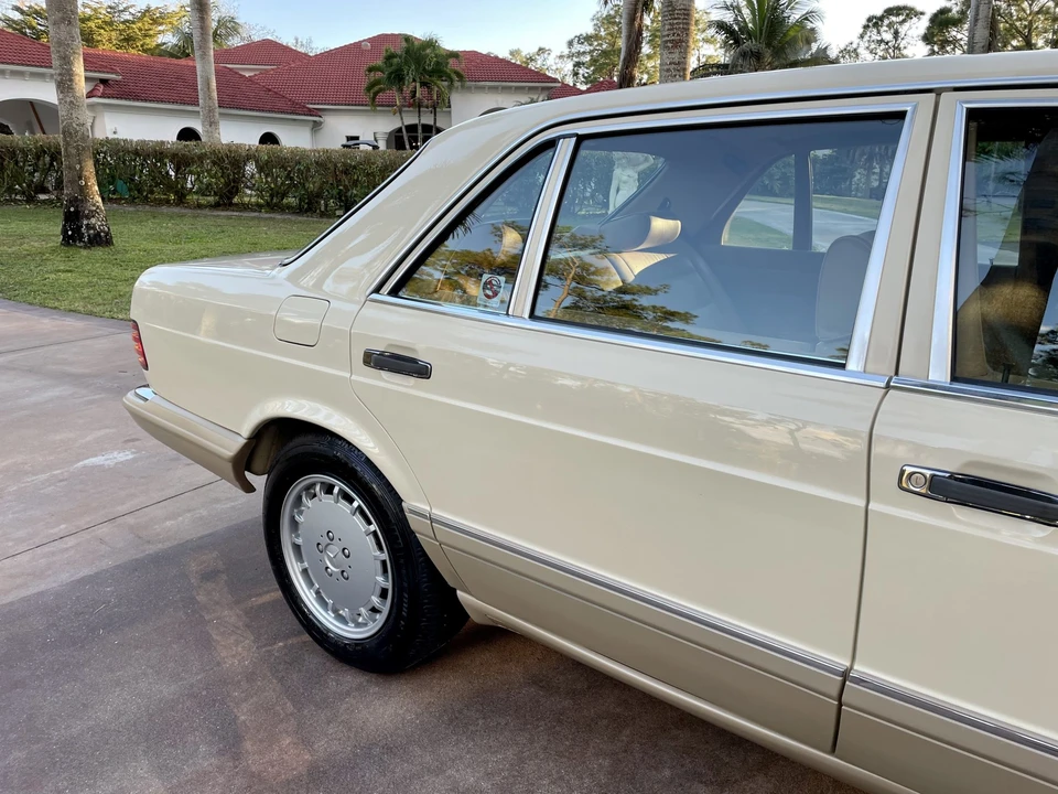 1989 Mercedes-Benz W126 S-Class Sedan - Image 30 of 31