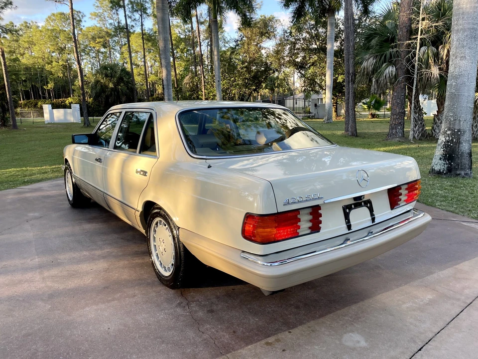 1989 Mercedes-Benz W126 S-Class Sedan - Image 12 of 31