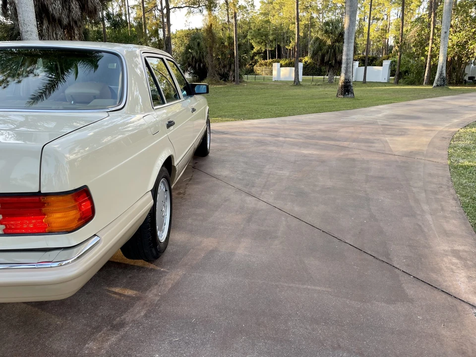1989 Mercedes-Benz W126 S-Class Sedan - Image 29 of 31