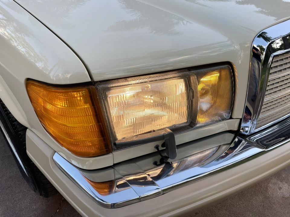 1989 Mercedes-Benz W126 S-Class Sedan - Image 20 of 31