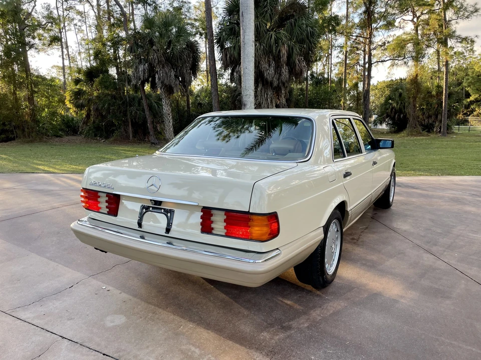1989 Mercedes-Benz W126 S-Class Sedan - Image 9 of 31