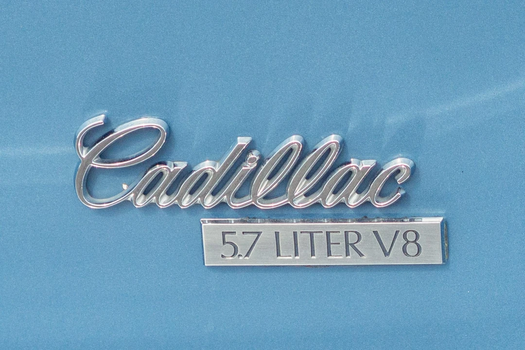 1990 Cadillac Brougham - Image 22 of 31