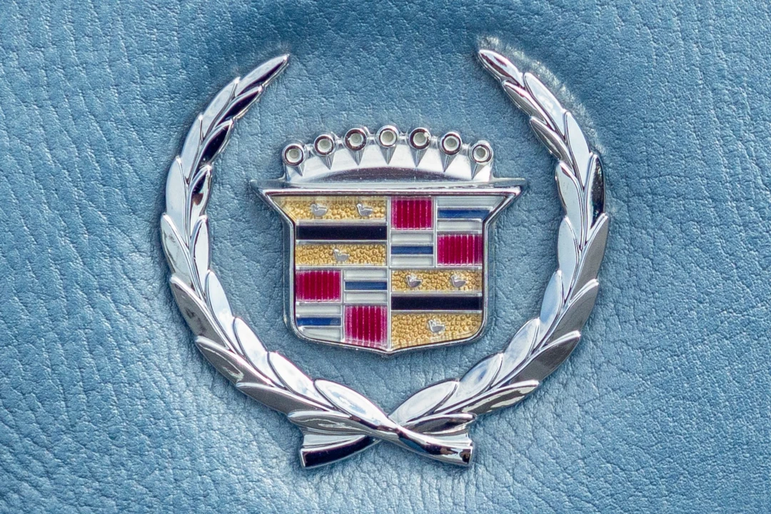 1990 Cadillac Brougham - Image 21 of 31