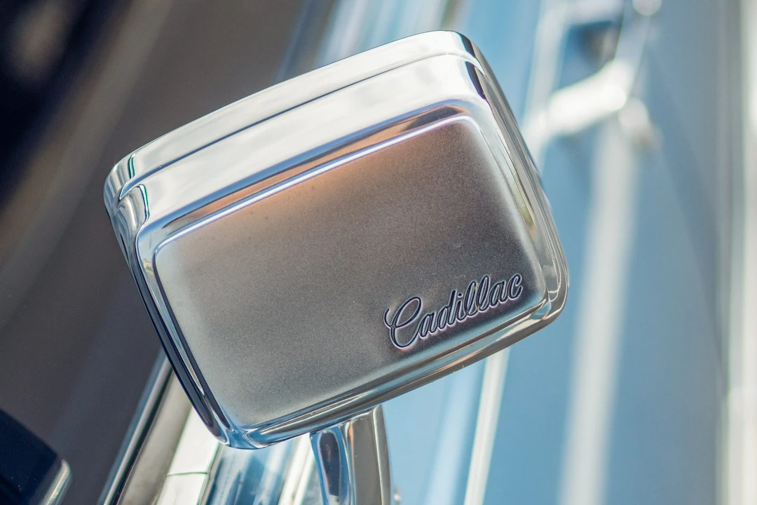1990 Cadillac Brougham - Image 17 of 31