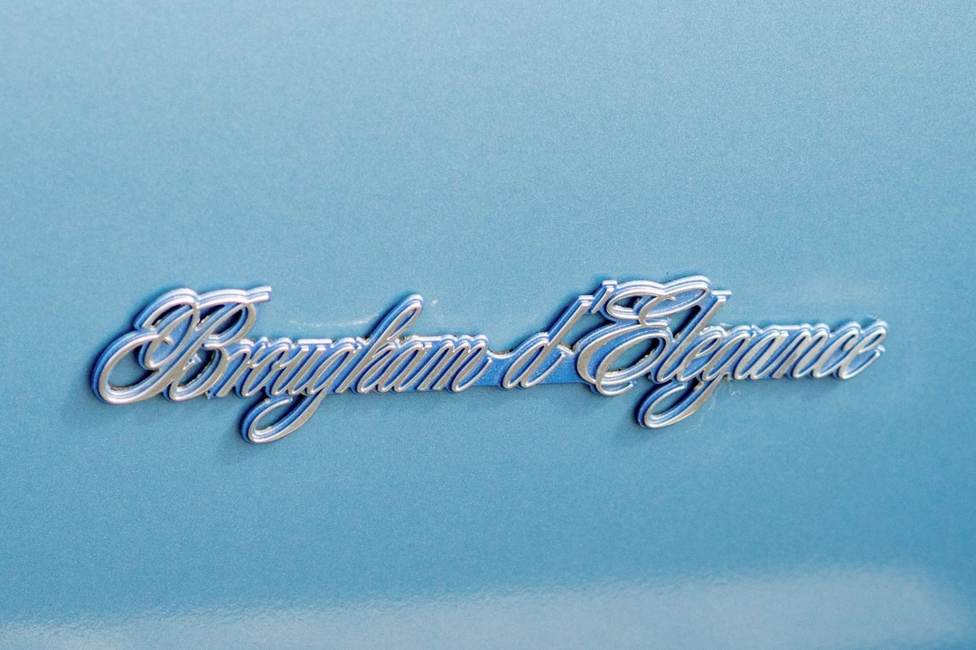 1990 Cadillac Brougham - Image 20 of 31