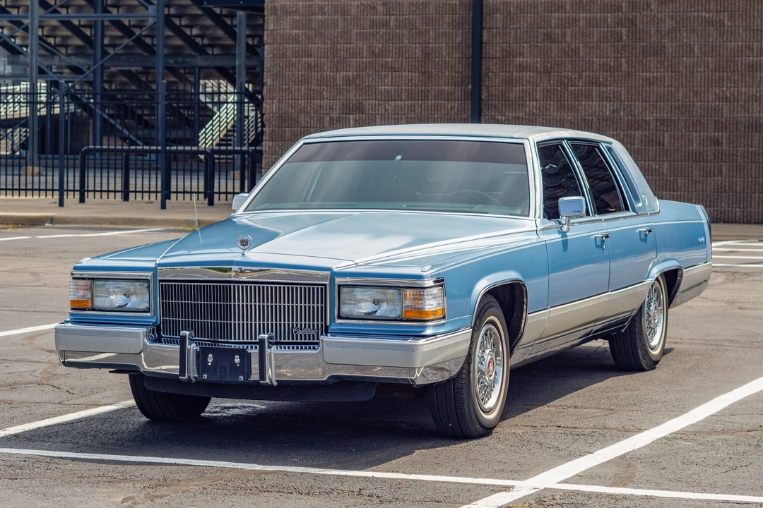 1990 Cadillac Brougham - Image 3 of 31