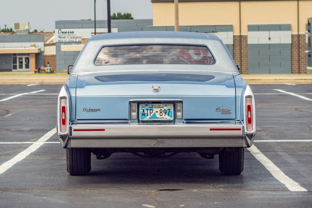 1990 Cadillac Brougham - Image 8 of 31