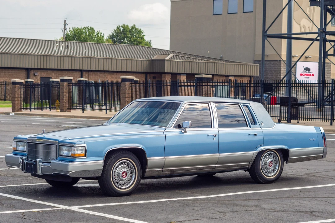 1990 Cadillac Brougham - Image 2 of 31