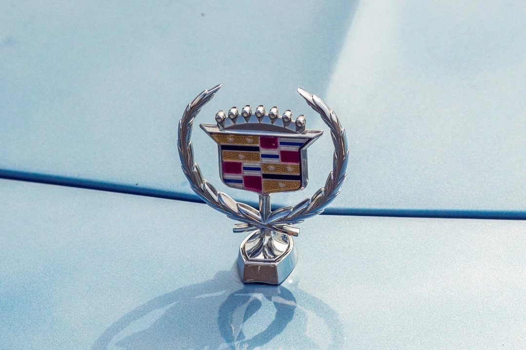 1990 Cadillac Brougham - Image 18 of 31