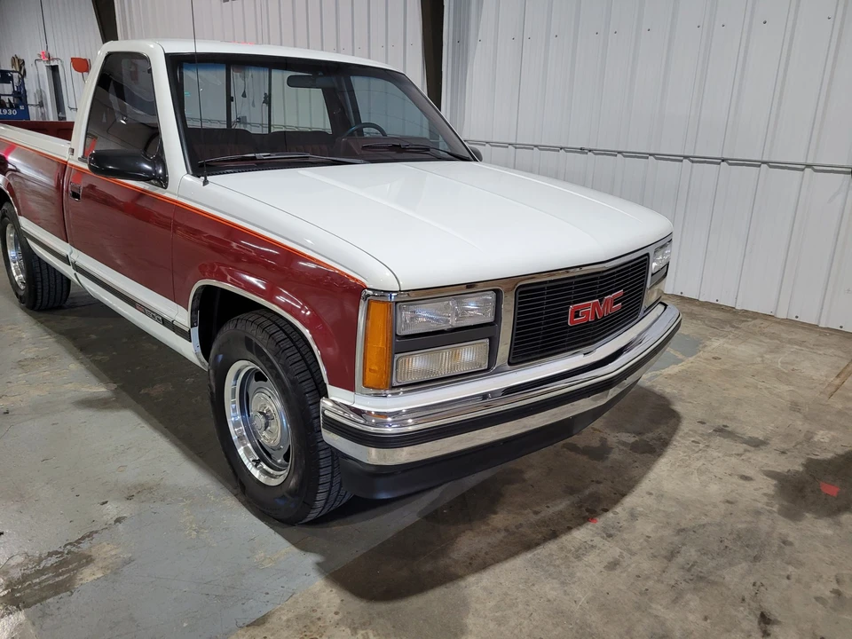 1990 GMC Sierra 1st Gen - Image 17 of 31