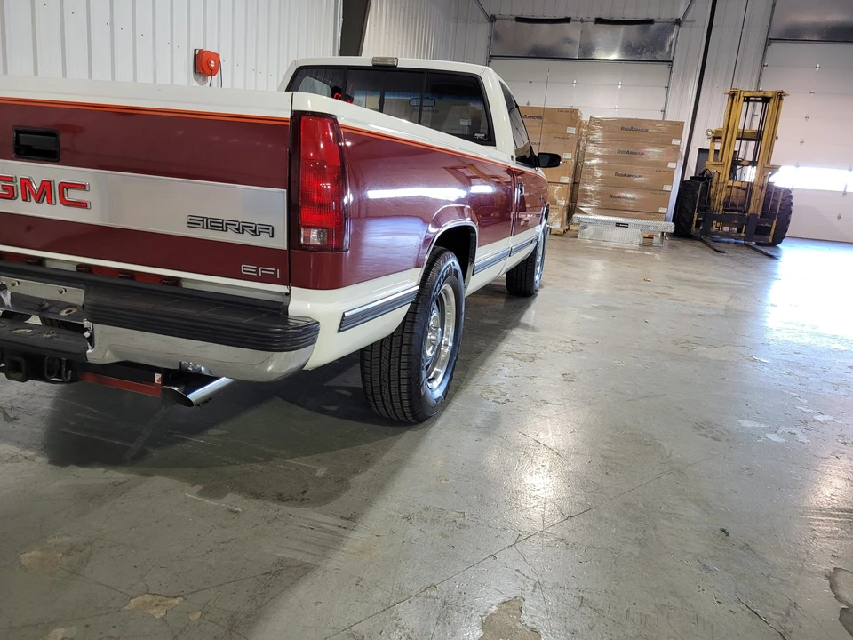 1990 GMC Sierra 1st Gen - Image 24 of 31