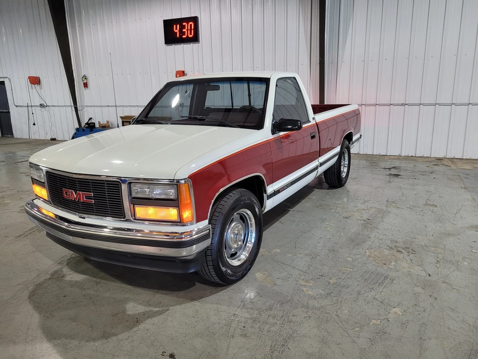 1990 GMC Sierra 1st Gen - Image 4 of 31