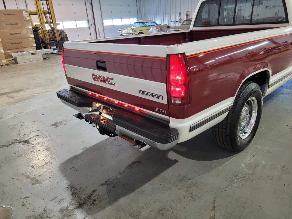 1990 GMC Sierra 1st Gen - Image 25 of 31