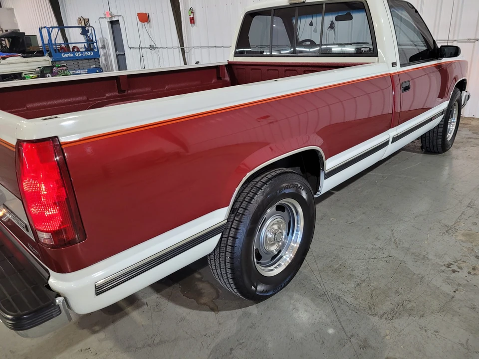 1990 GMC Sierra 1st Gen - Image 26 of 31